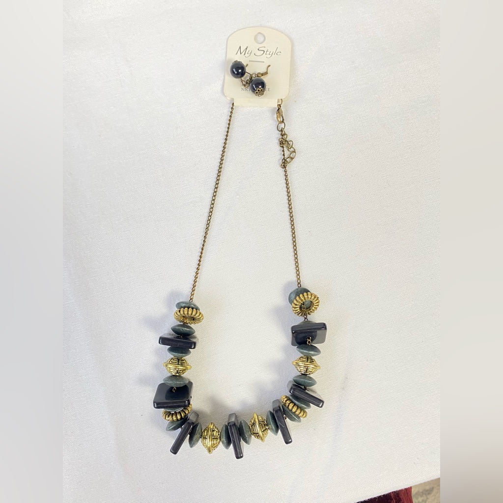 Vintage Beaded Necklace And Earrings Set